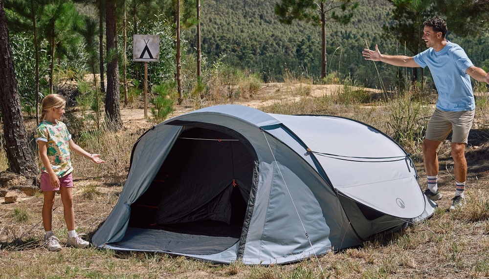 Decathlon și Quechua aniversează 20 de ani de la lansarea 2 Seconds, cortul pop-up inovator