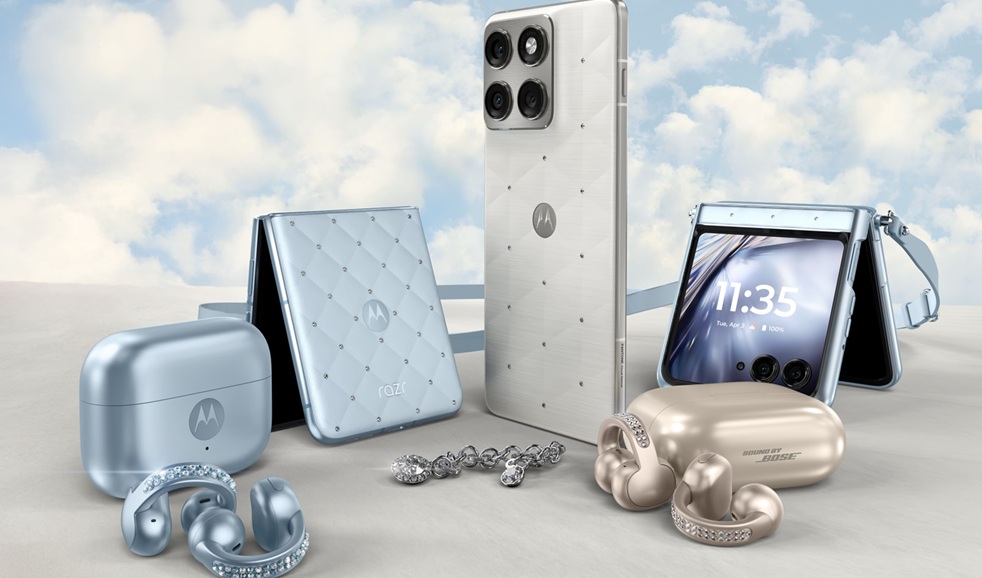 motorola edge 70 de culoare 11-4201 Cloud Dancer, model exclusiv, cu cristale Swarovski