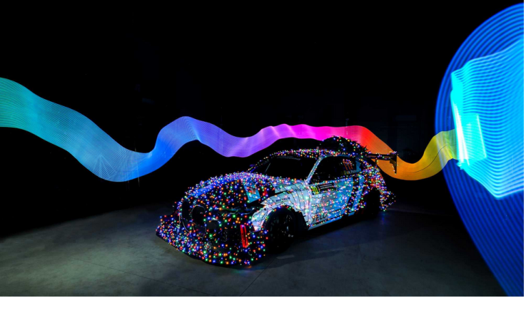 Elsa Racing 5700 de LED-uri și 330 de metri de lumină: BMW i4 Racing „Elsa ...