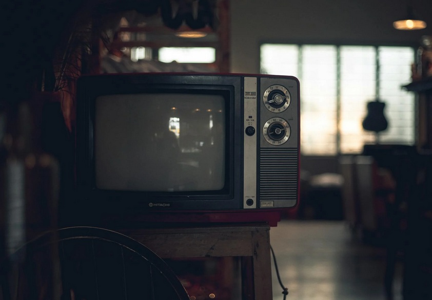 Istoria televiziunii: posturi TV, transmisiuni live, repere în evoluția domeniului