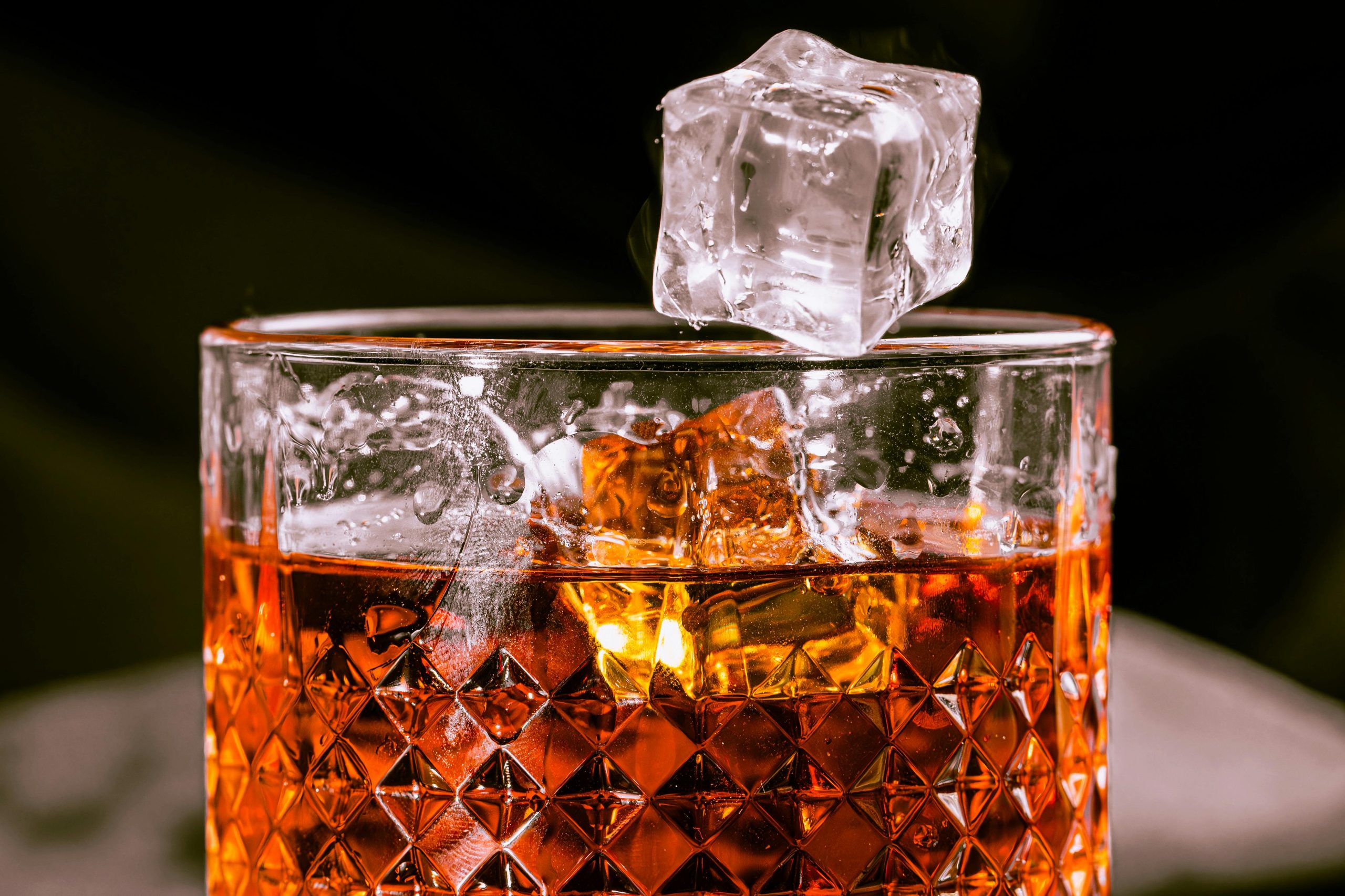 7 mărci de whisky foarte populare în întreaga lume, inclusiv în România