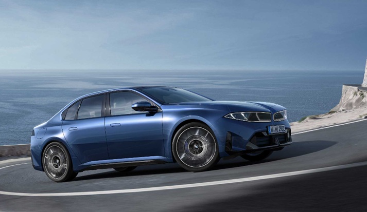 Clienții pot plasa comenzi pentru BMW i3 50 xDrive complet electric First Edition